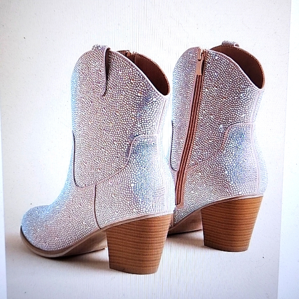 TORRID  Embellish western boots pink